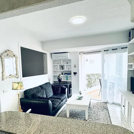 Apartment Torre De El Fuerte - Heart Of Marbella, Steps From The *