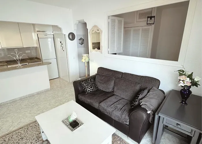 Apartment Torre De El Fuerte - Heart Of Marbella, Steps From The *
