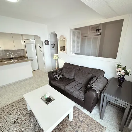 Apartment Torre De El Fuerte - Heart Of Marbella, Steps From The *